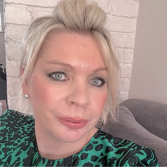 Meet your Posher, Michelle - Picture 1 of 1